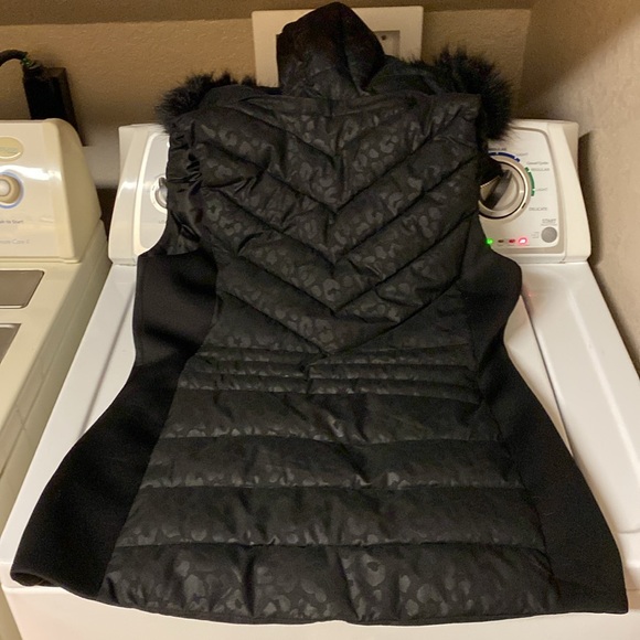 Michael Kors Leopard Print vest with faux fur trim Hood - Picture 9 of 14